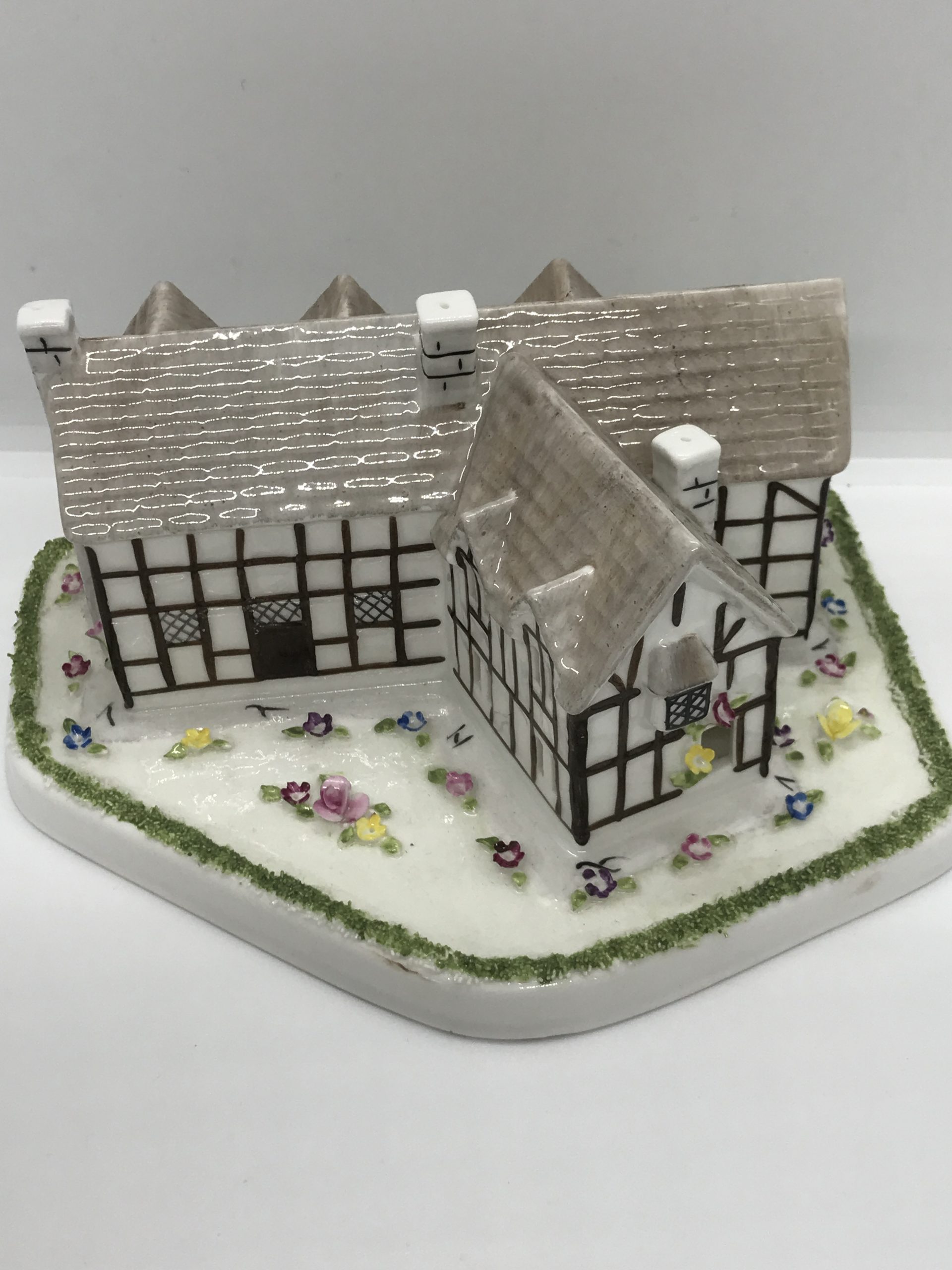 Coalport House Shakespeare's Birthplace 18cm wide
