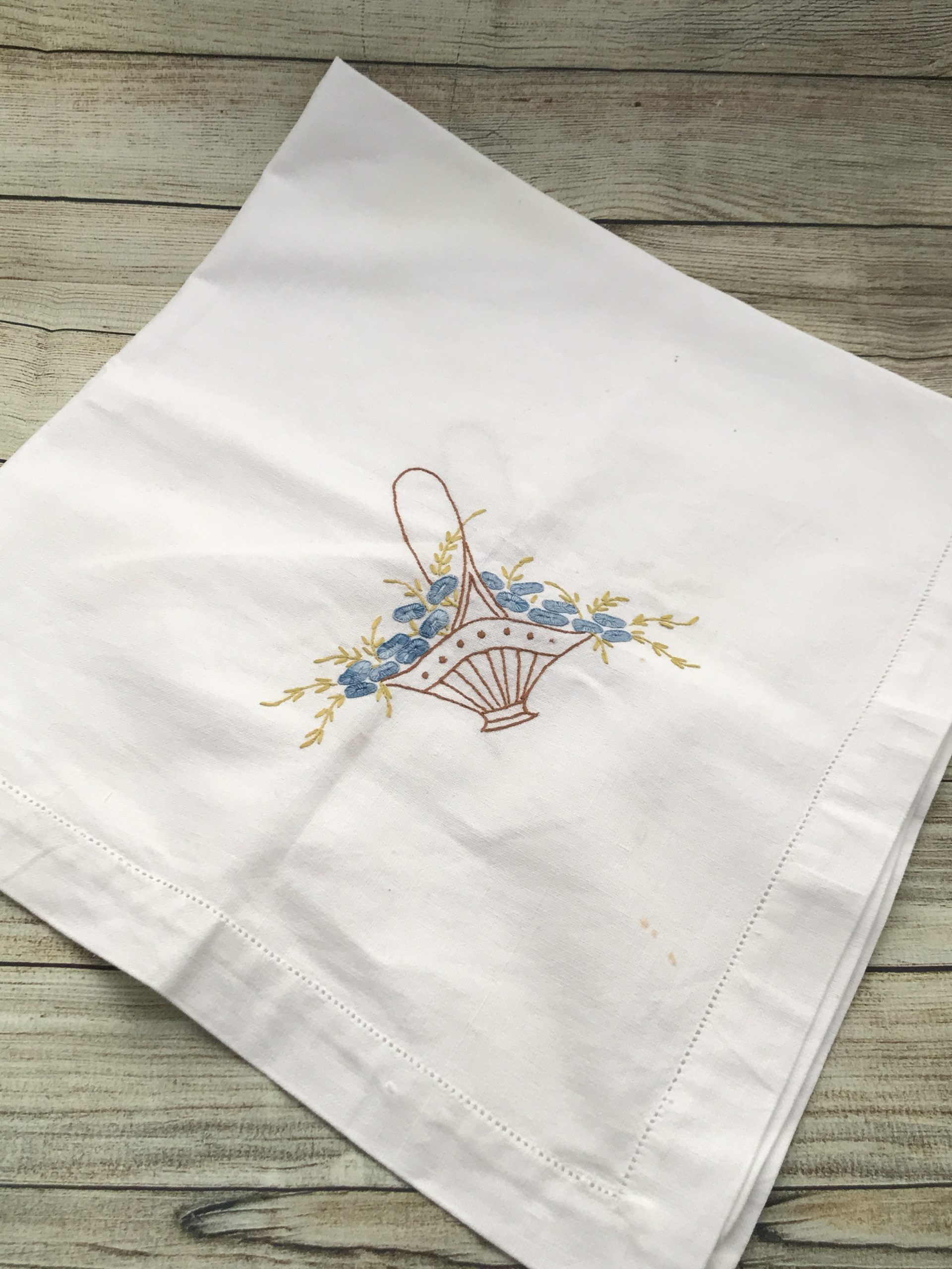 Square Embrodied Afternoon Tea Cloth (approx 20cm)