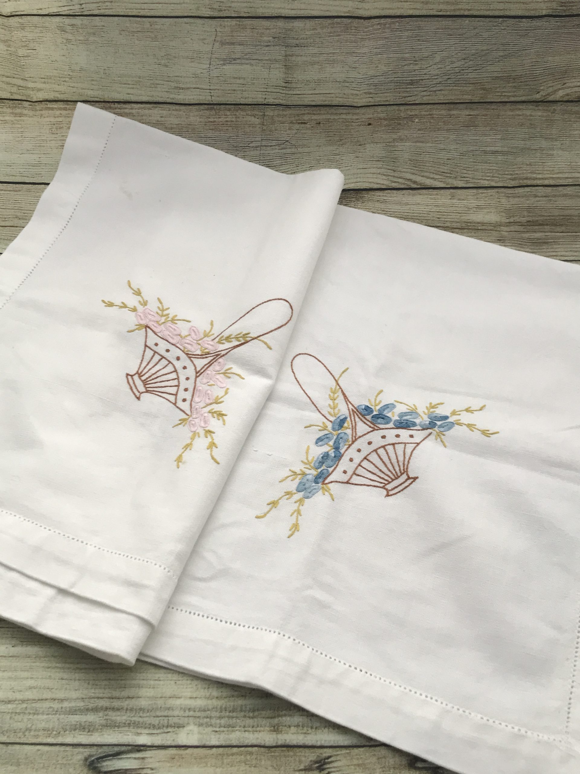 Square Embrodied Afternoon Tea Cloth (approx 20cm)