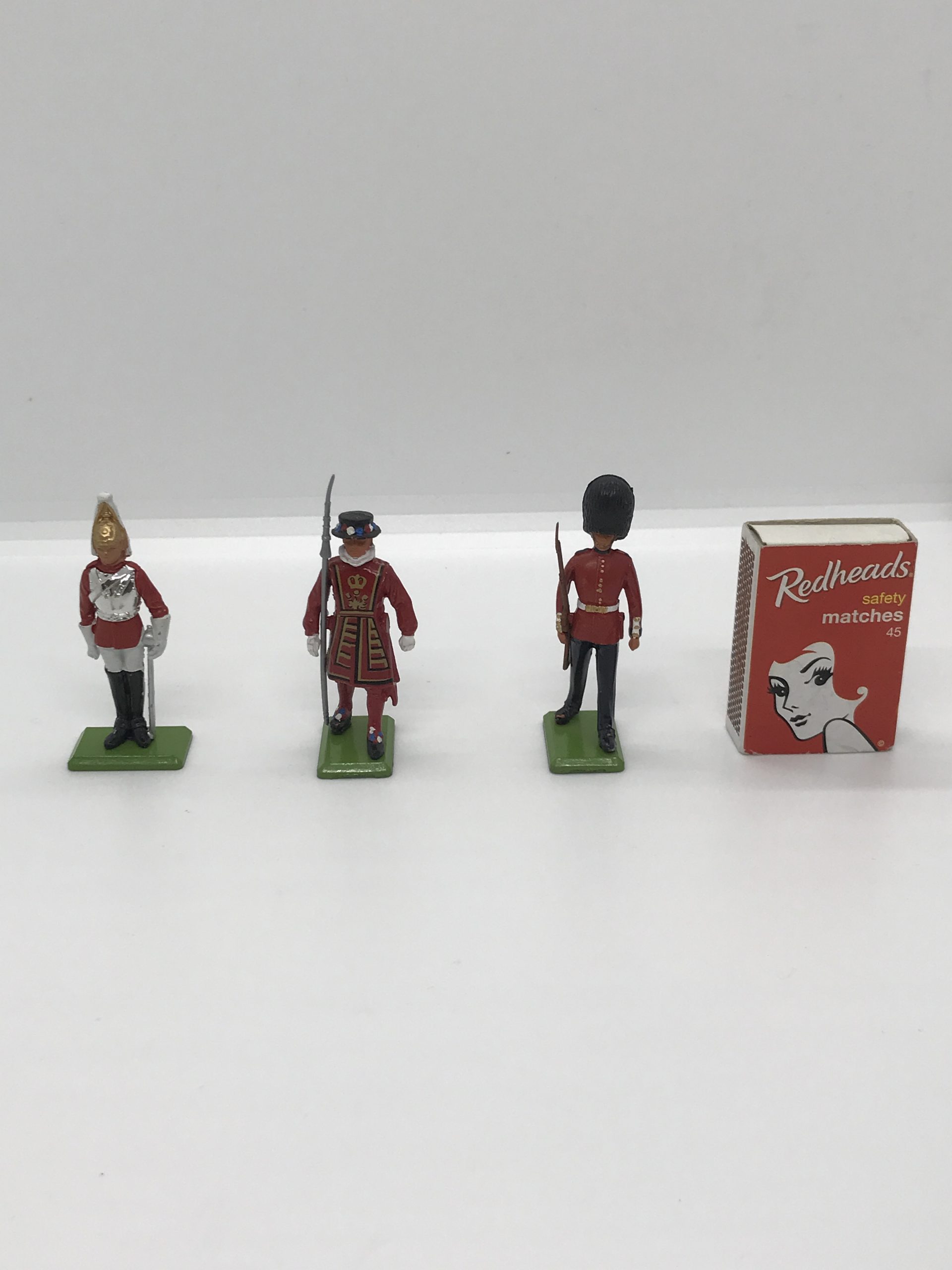 3 x Lead Soldiers Britains Ltd - Palace Guard, Life Guard, Beefeater