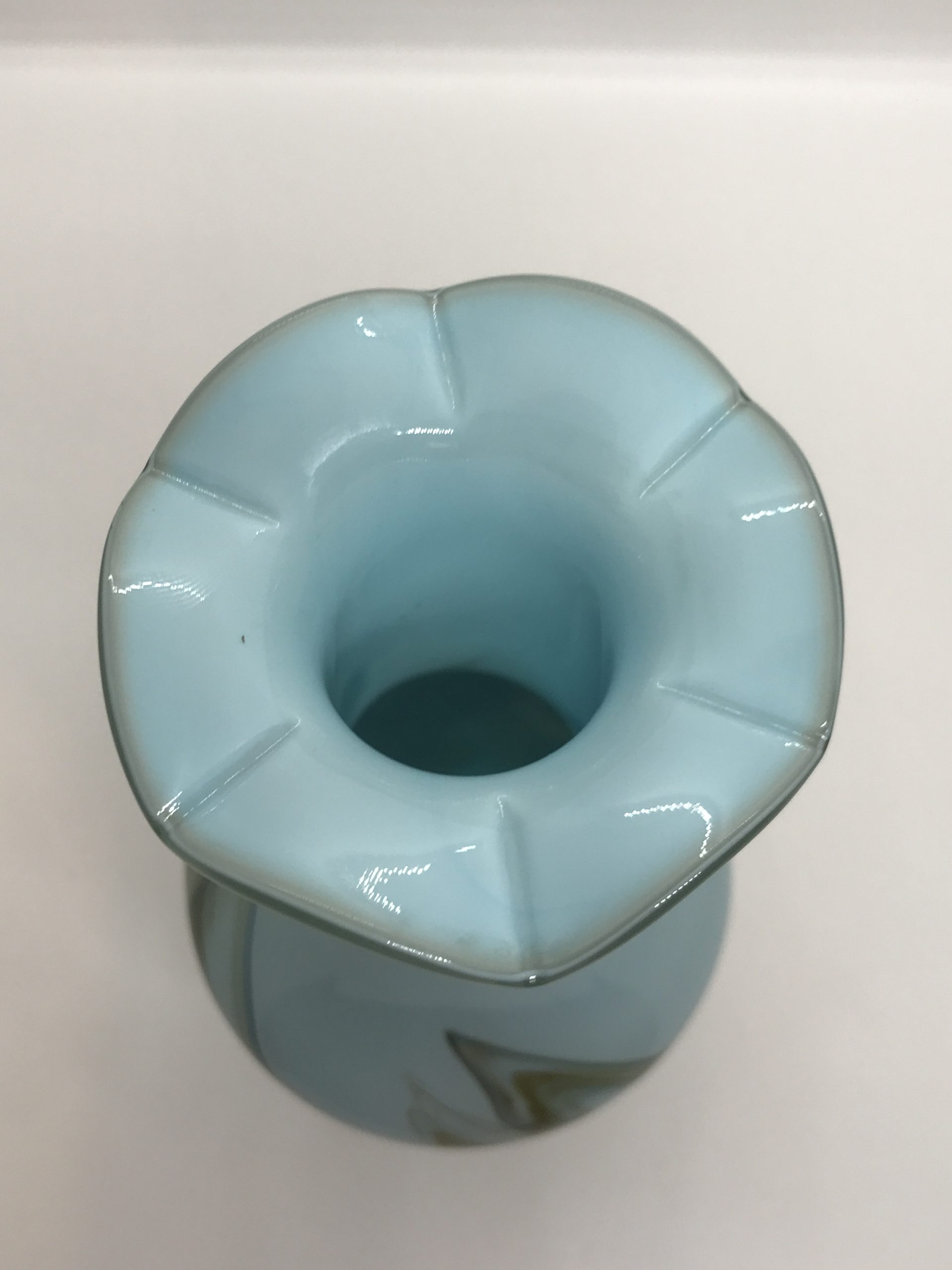 Vintage 1950s Dalian Snowflakes Blown Art Glass Blue Swirl Vase Ruffle Top 21cm tall