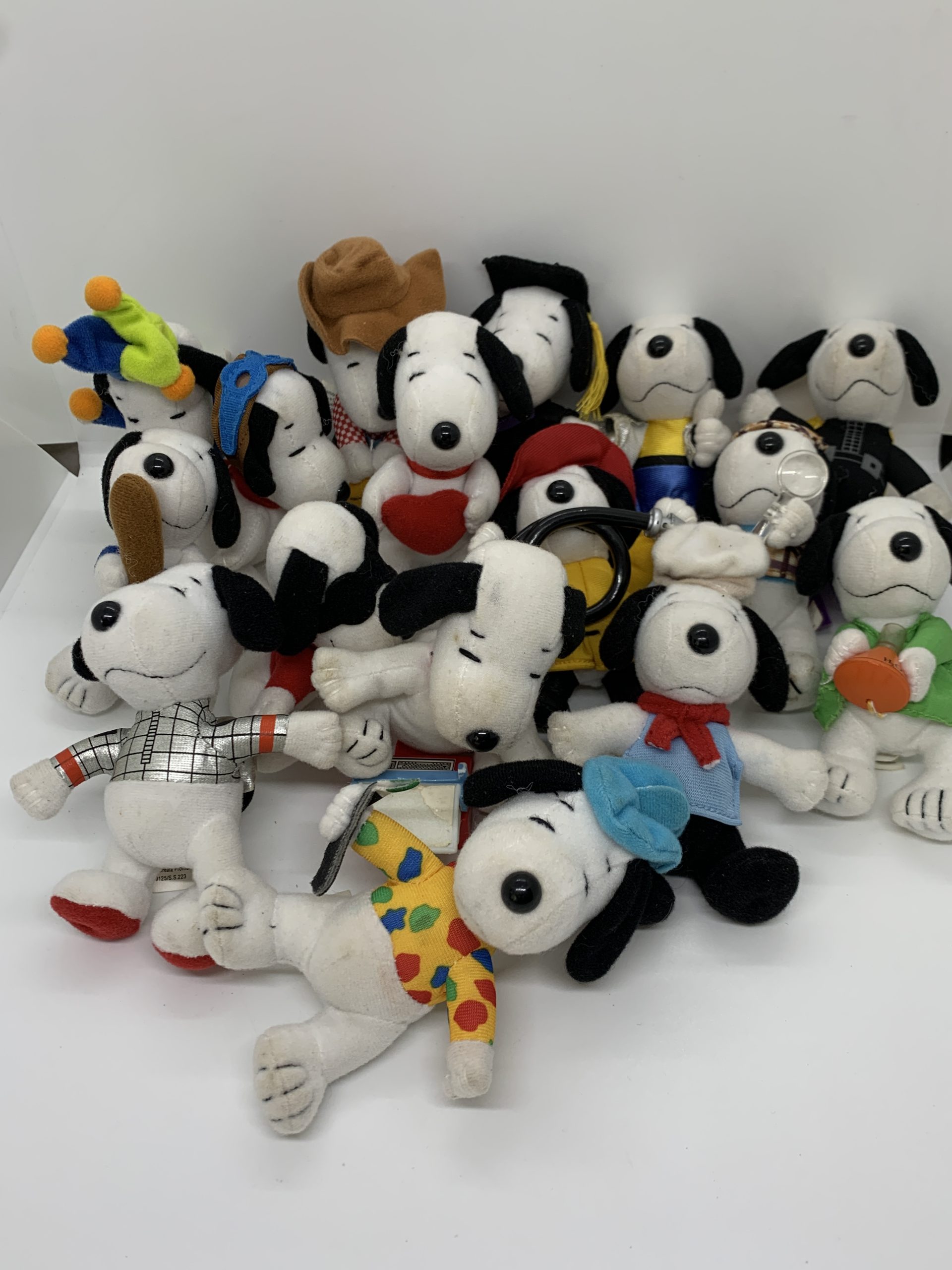 Bag of McDonalds Happy Meal toys Many Lives of Snoopy 2001