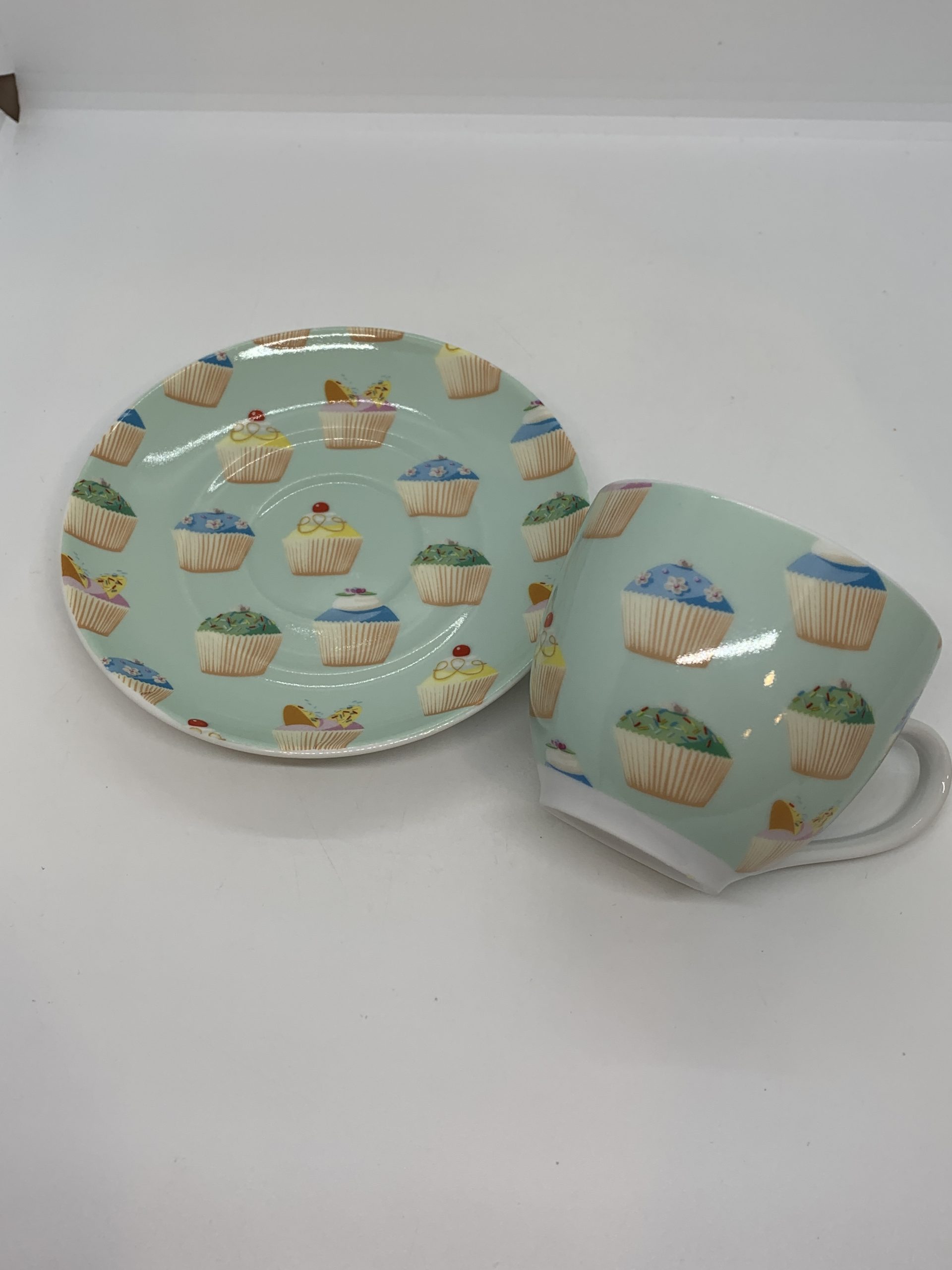 Robert Gordon Pottery Vanilla Bakery Cup and Saucer - Vintage Keepsakes