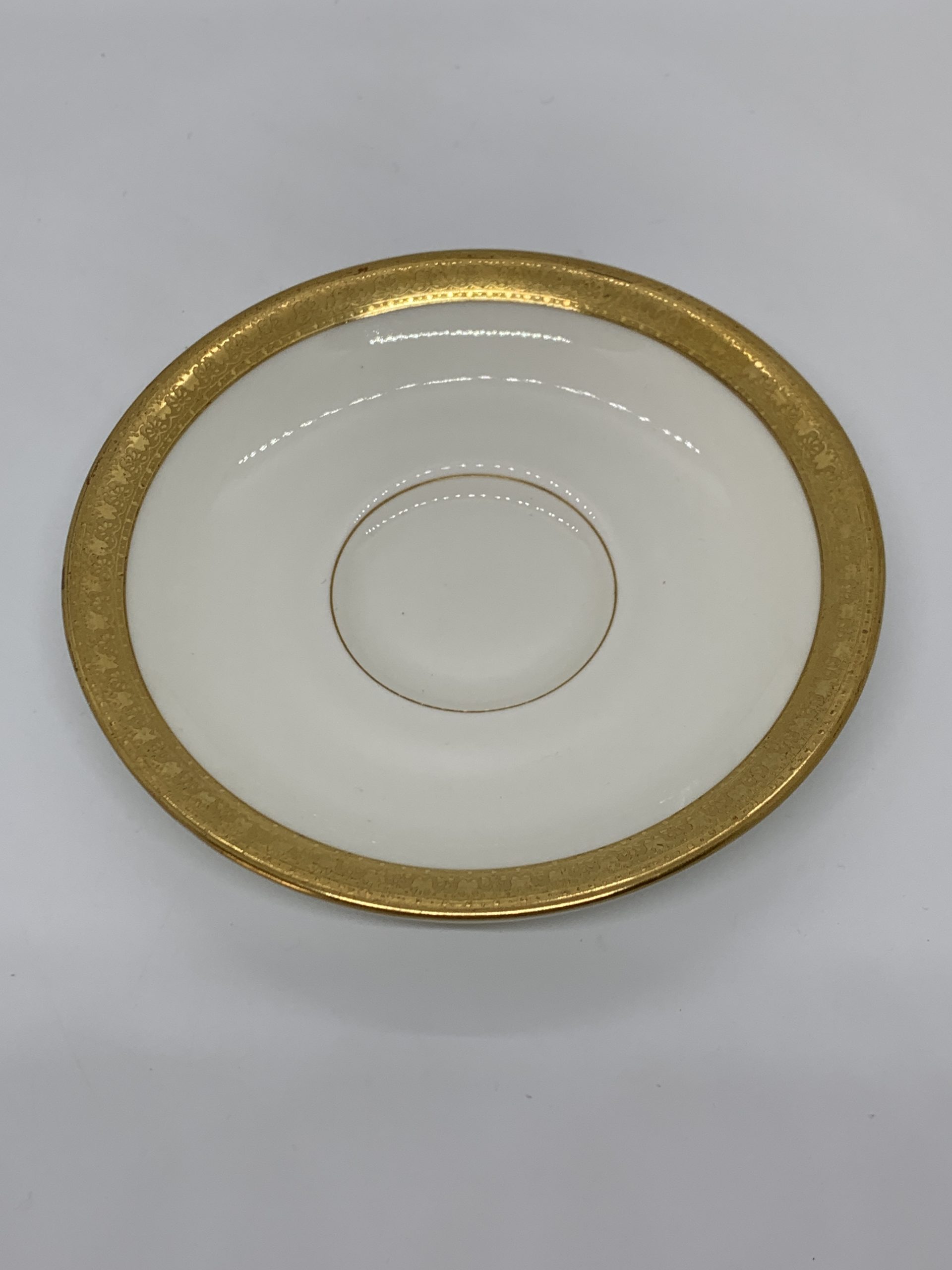 Royal Worcester Ambassador Pattern C2332 Saucer