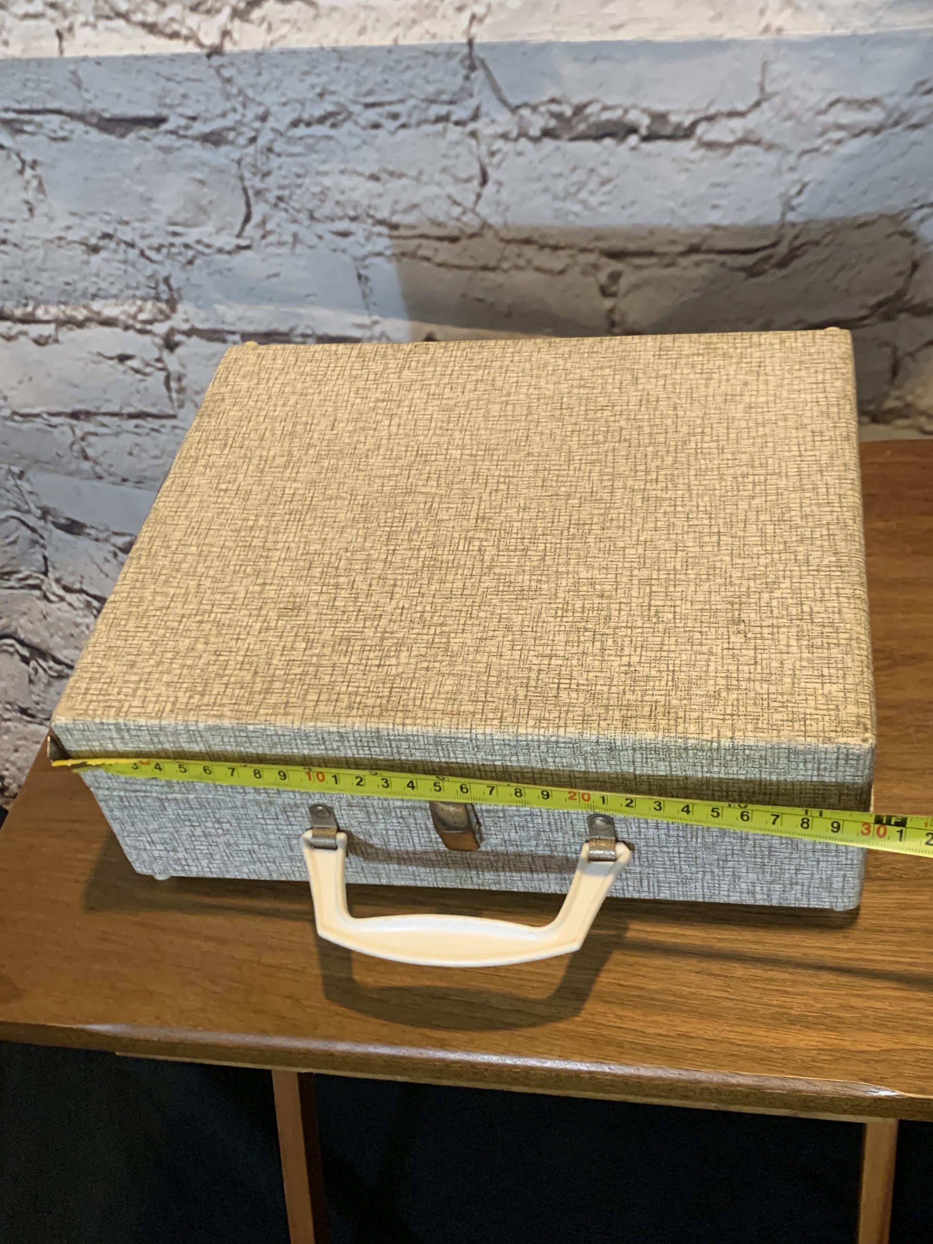 1960s Kingsley Retro Portable Record Player Vintage Keepsakes