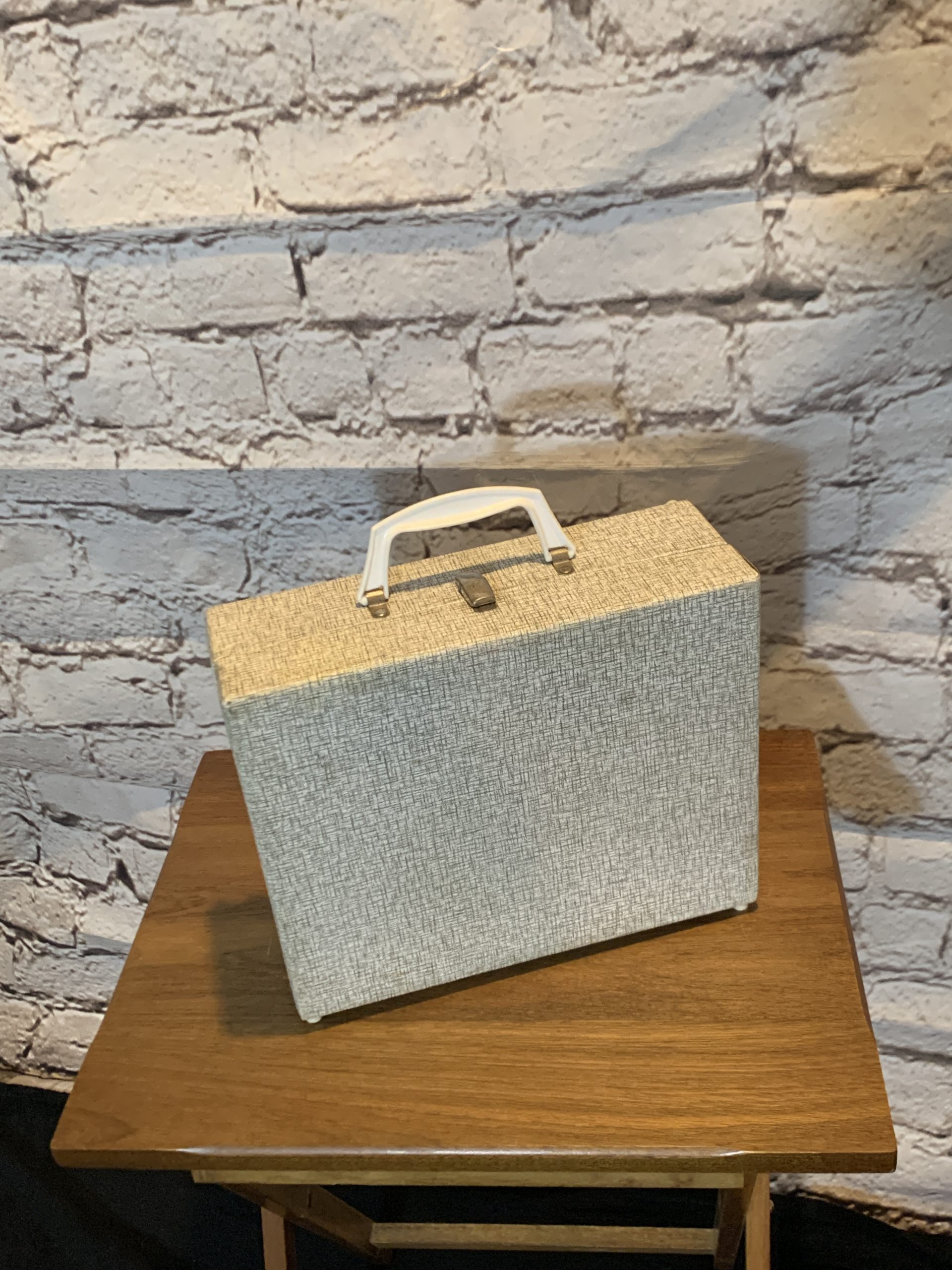 1960s Kingsley Retro Portable Record Player Vintage Keepsakes