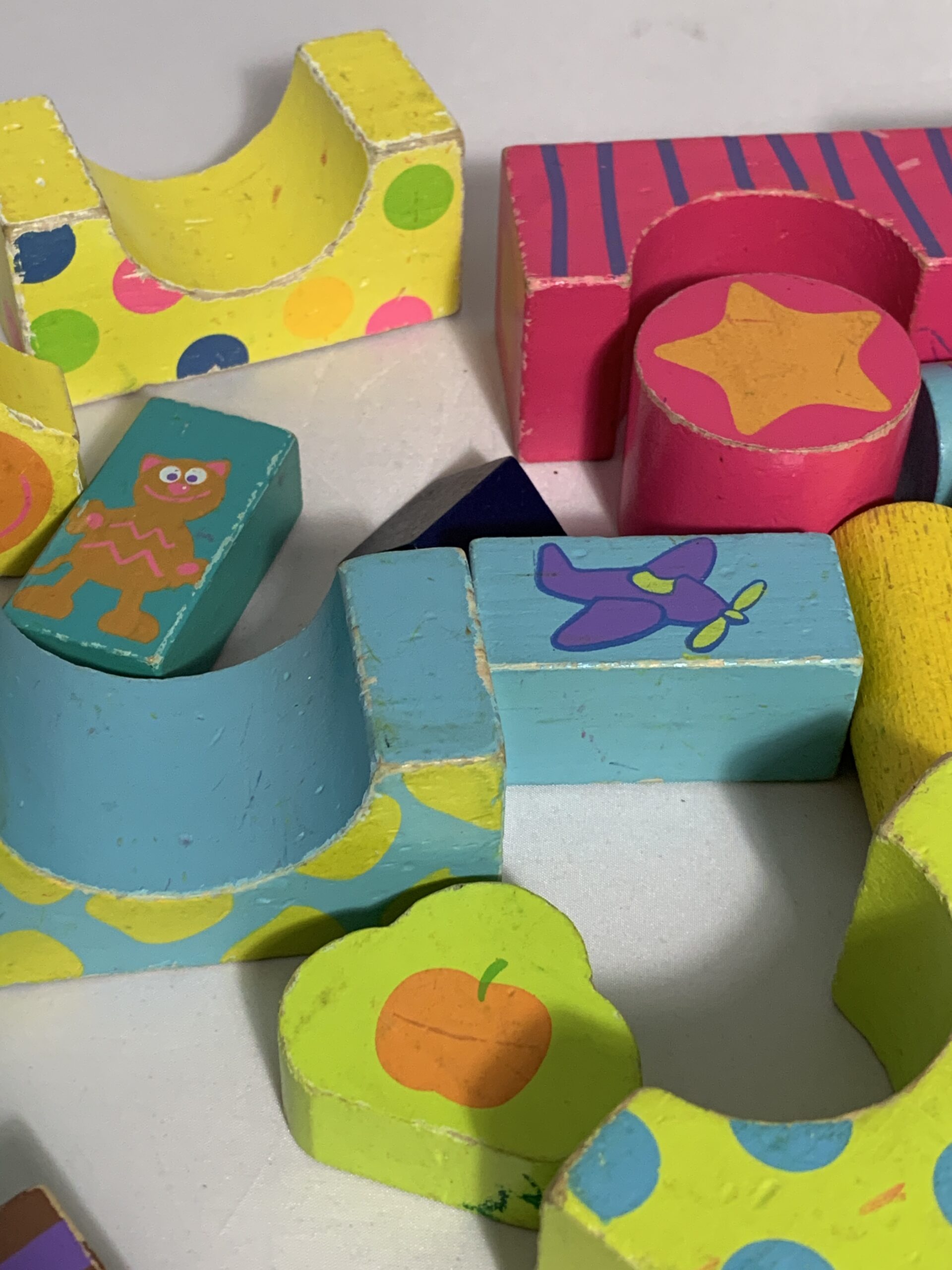 Blocks with Pictures including Trees and Signs - Vintage Keepsakes