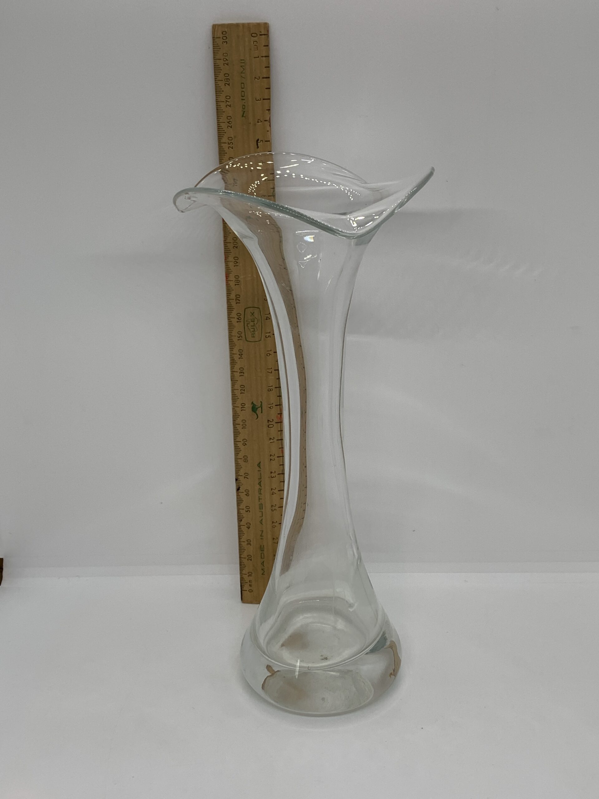 Vintage Jack-in-the-Pulpit style glass vase 26cm