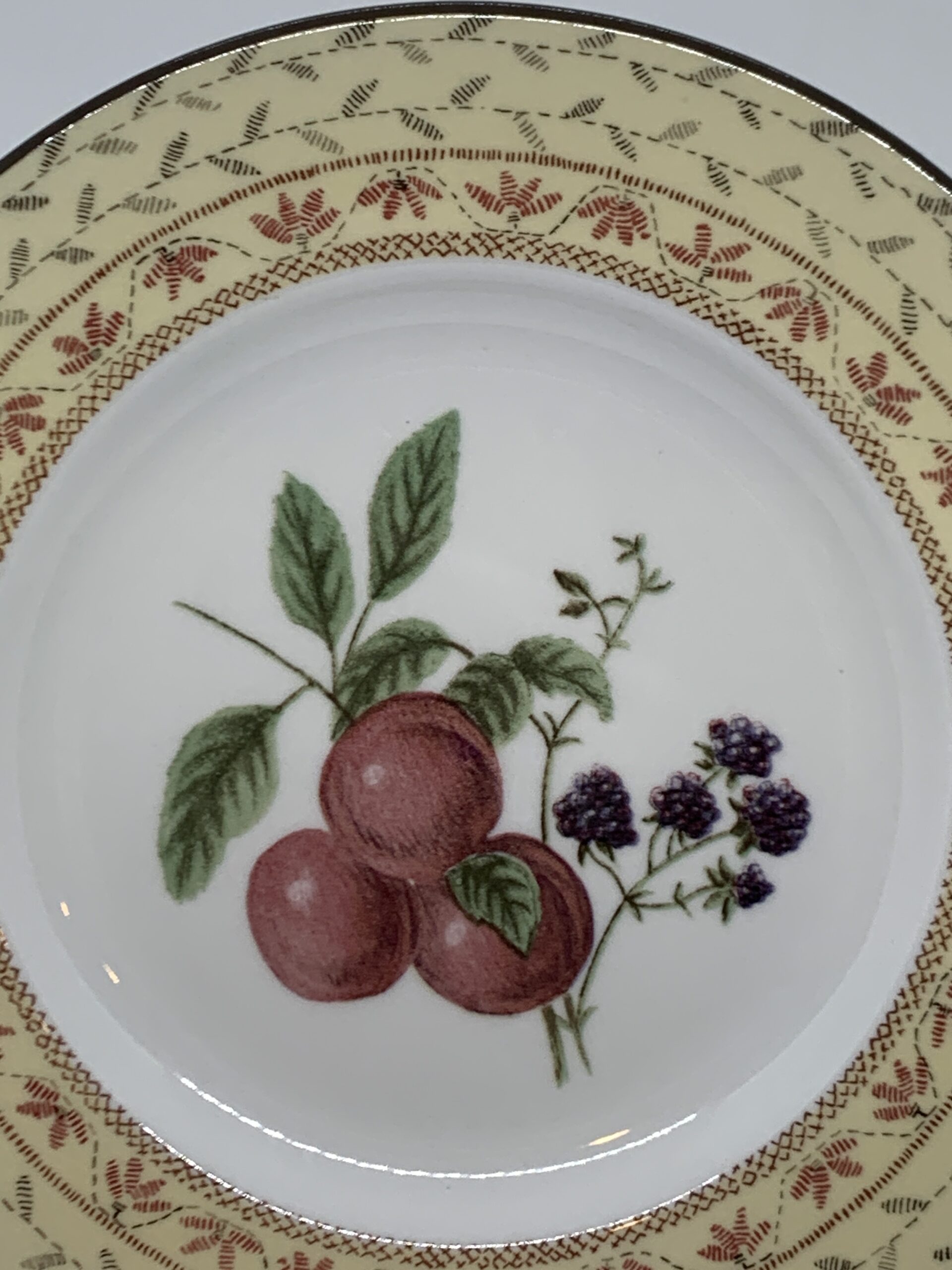 Johnson Bros Fruit Sampler China Plate 23cm Vintage Keepsakes
