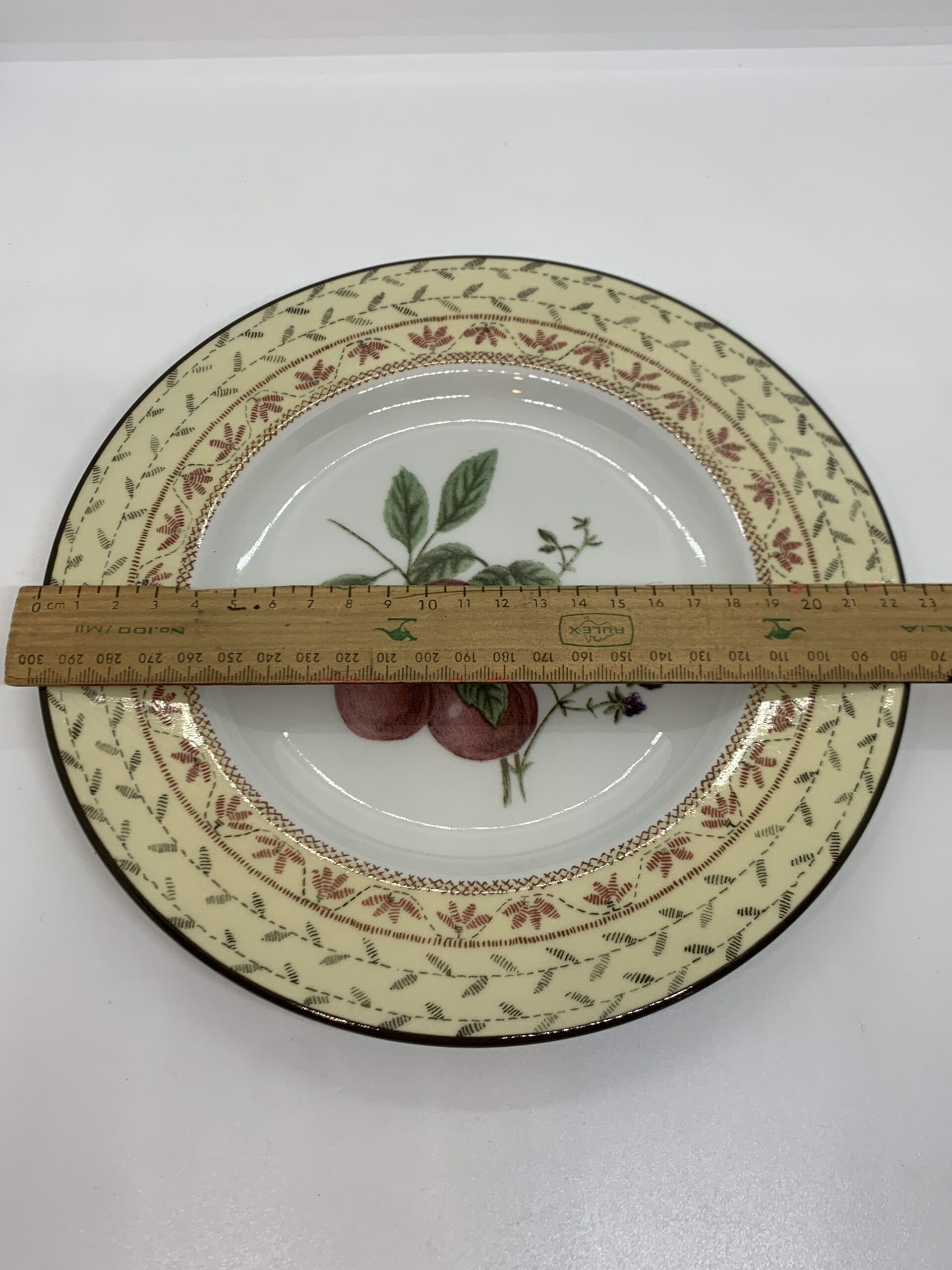 Johnson Bros Fruit Sampler China Plate 23cm Vintage Keepsakes