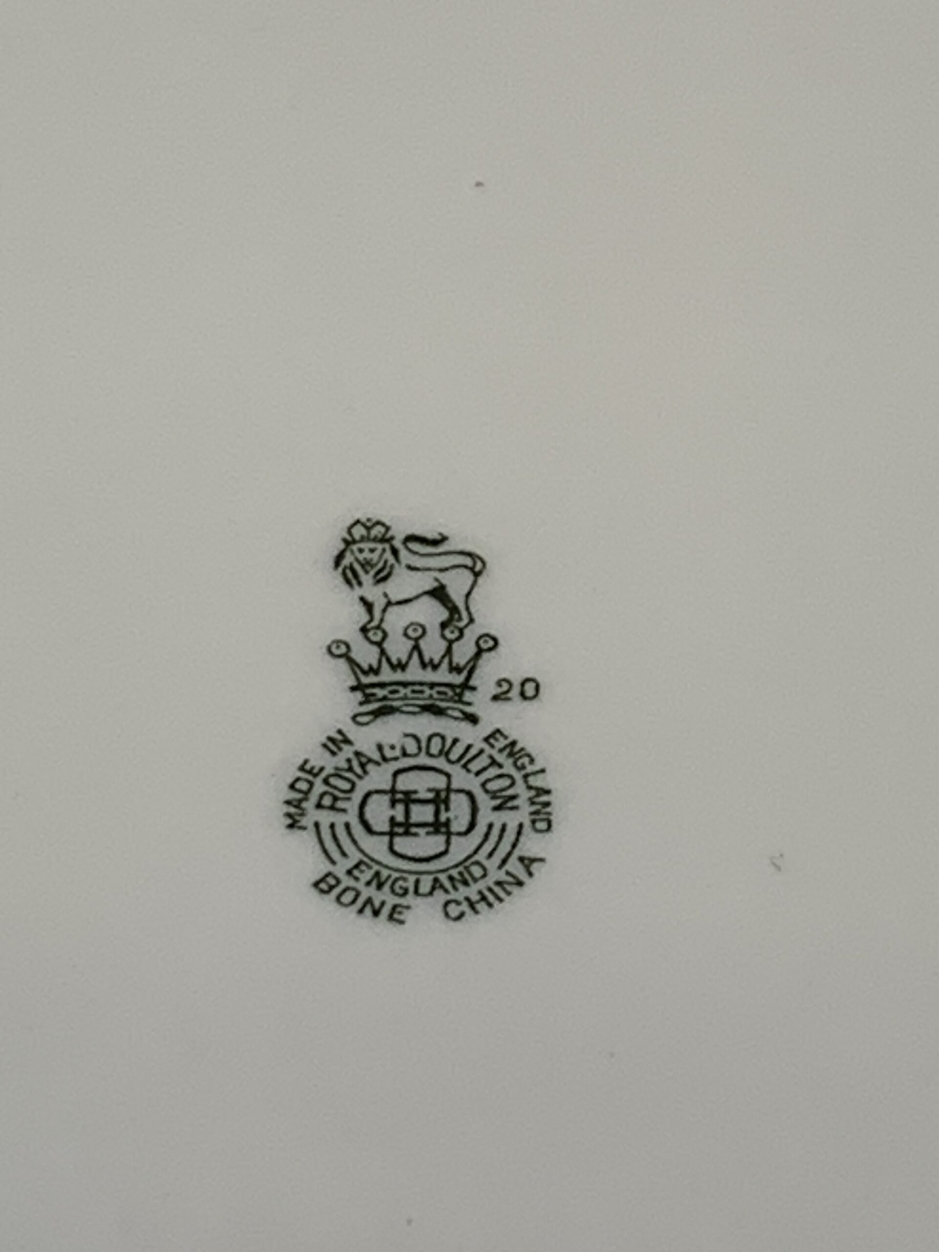 1947 Royal Doulton Chelsea Hospital Display Plate 27cm