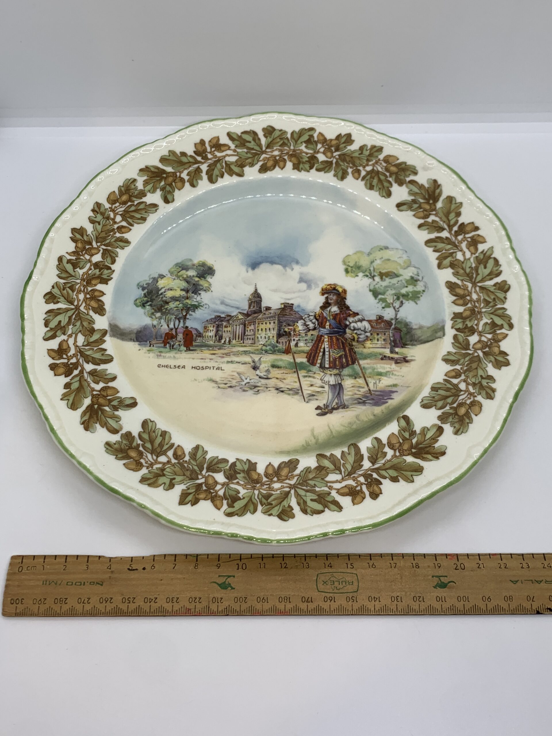 1947 Royal Doulton Chelsea Hospital Display Plate 27cm