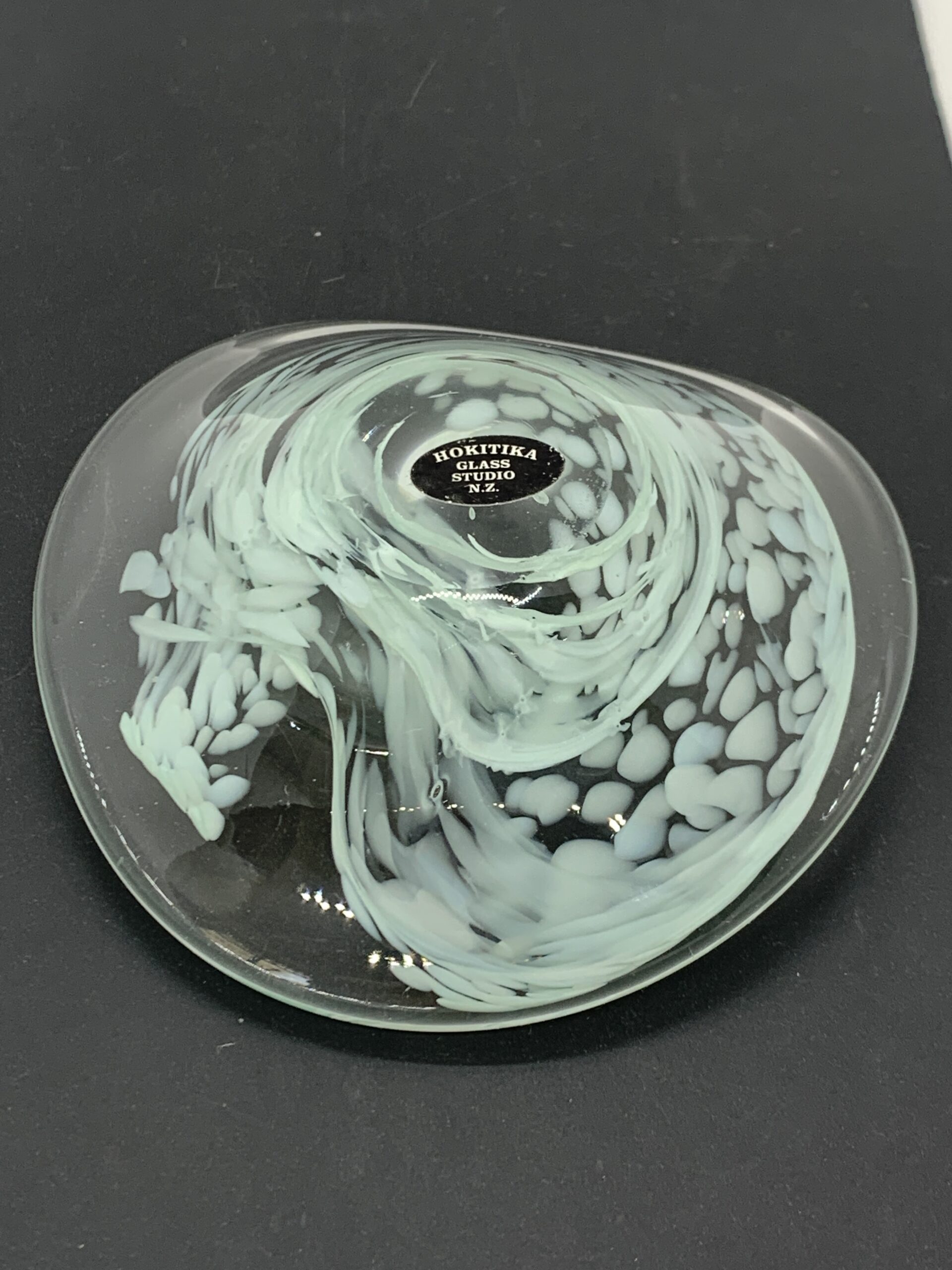 NZ Glass Plate Hokitika Glass Studio 11cm - Vintage Keepsakes