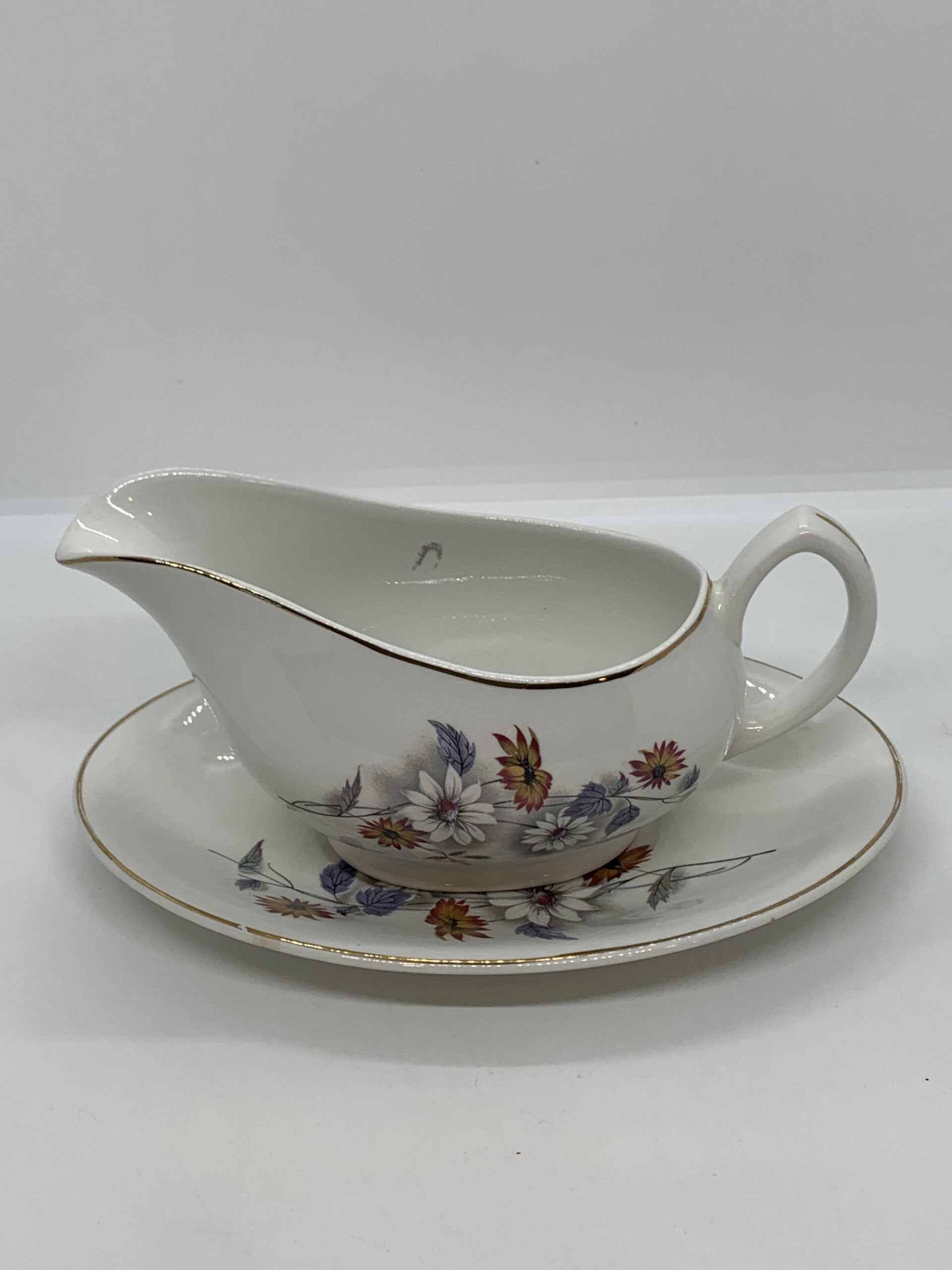 Grindley Satin White Gravy Boat and Underdish White with Gilt rim and Floral Design 20cm AF