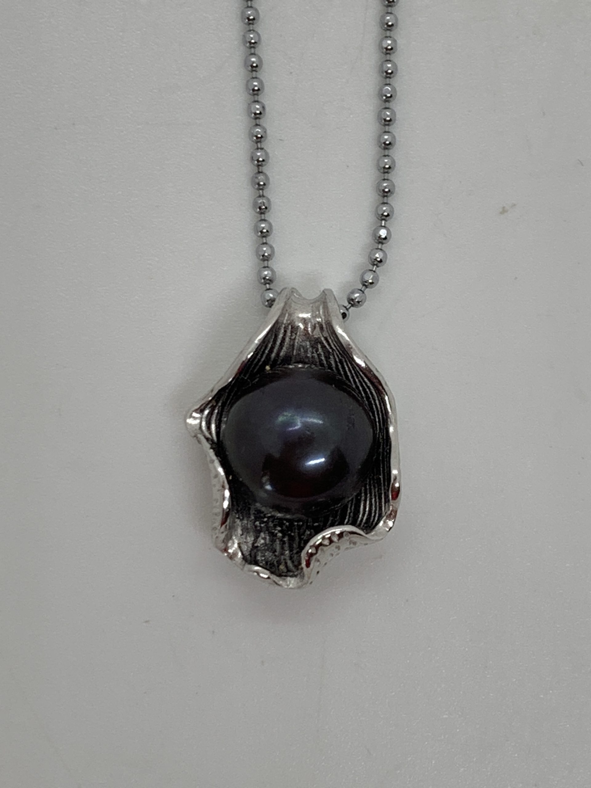 12mm black freshwater Pearl in Sterling Silver Mount