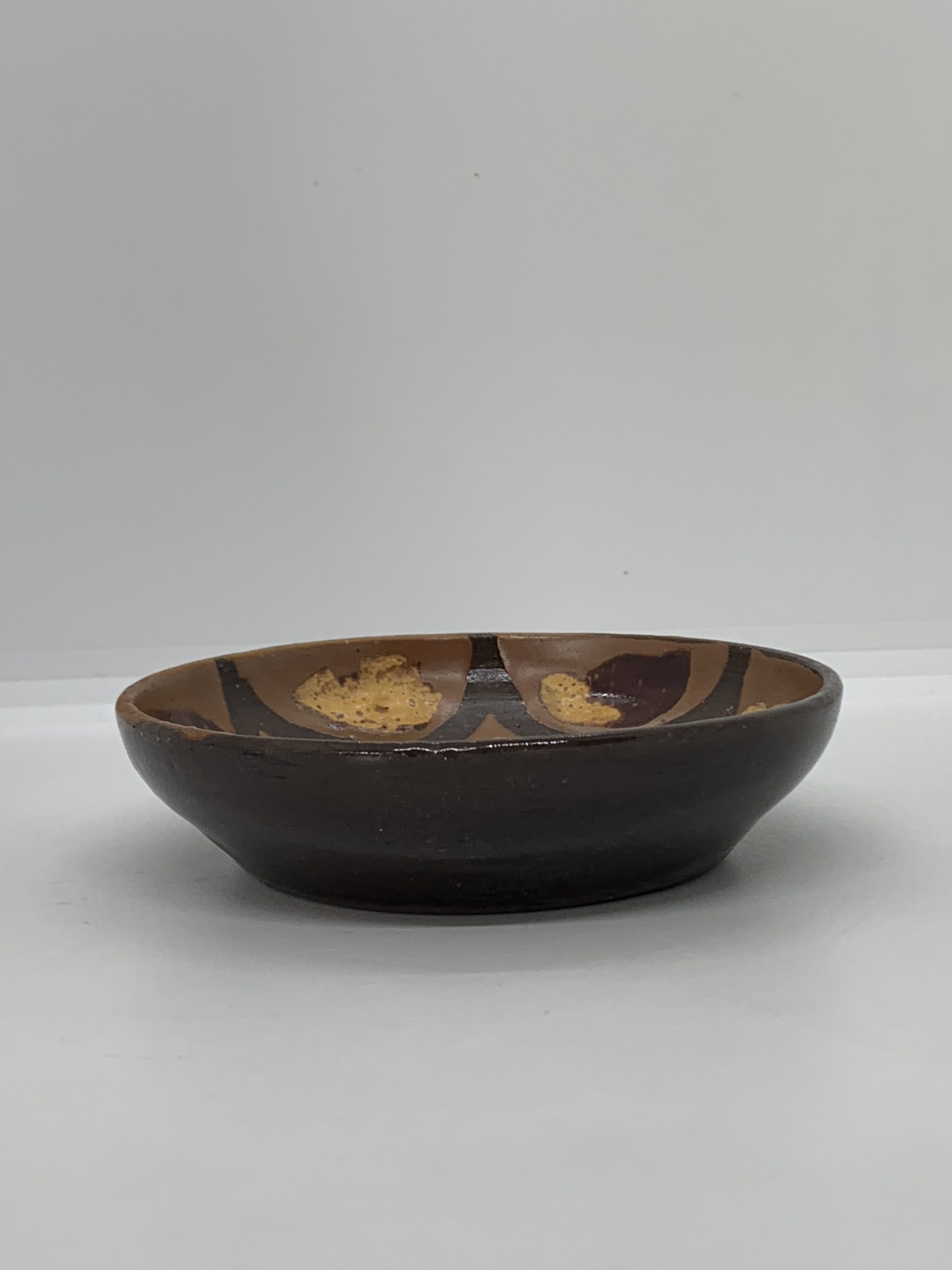 Dyson Australia Pottery Round Saucer 12cm