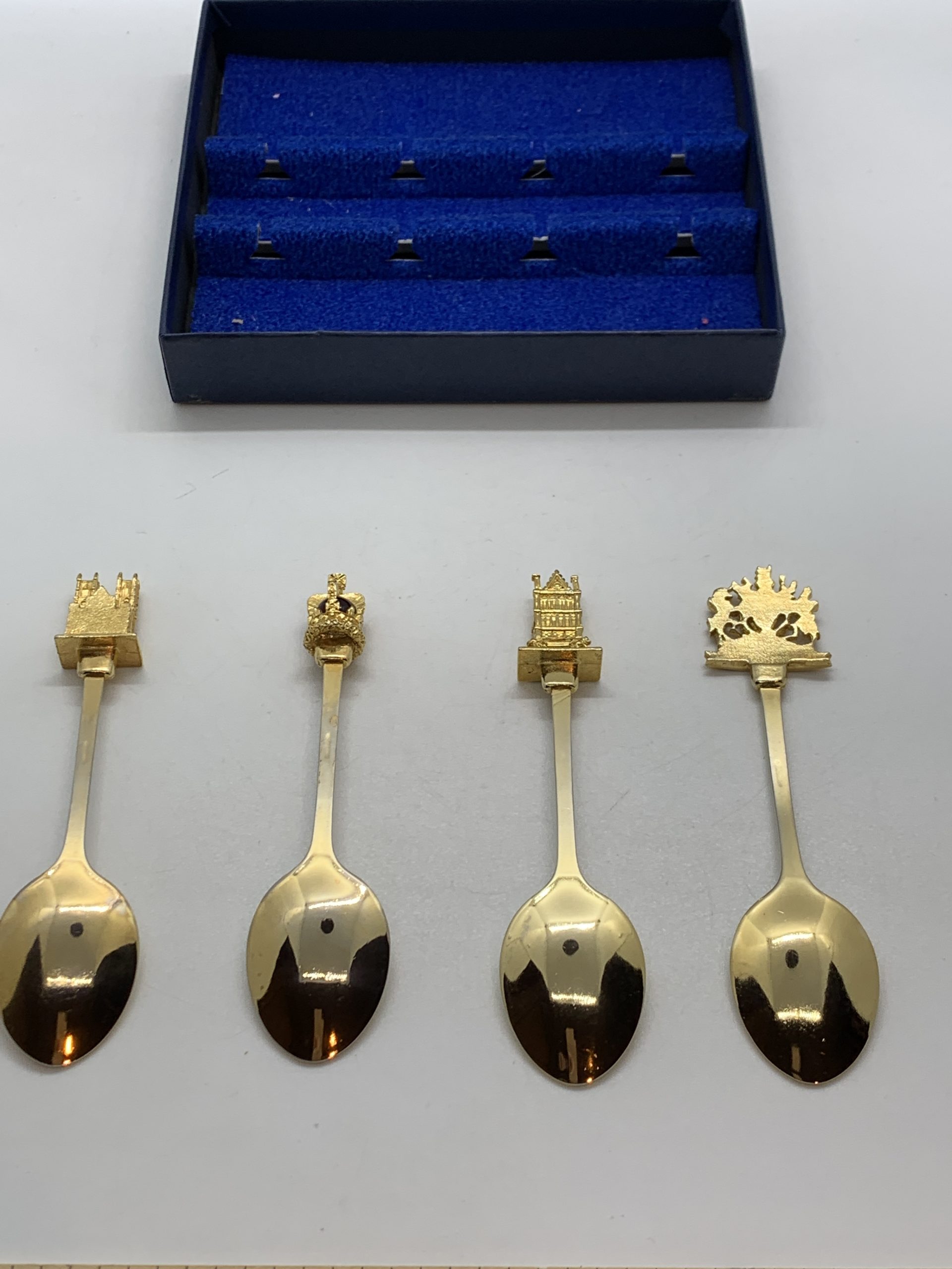 Queens Elizabeth II Golden Jubilee Spoon Set